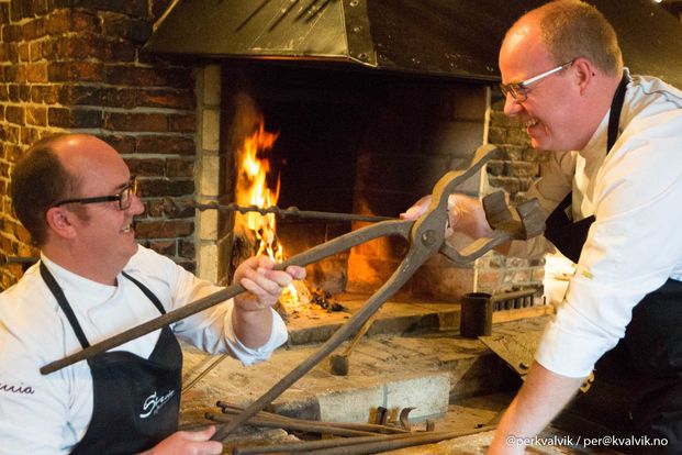 Innehavere av Smia Fiskerestaurant foan smia